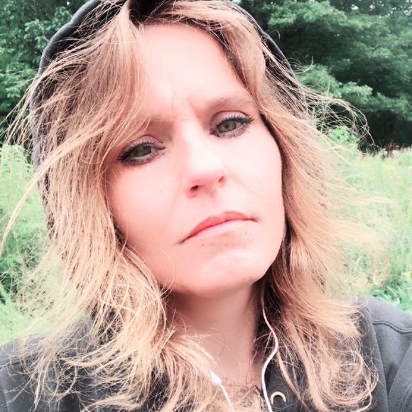 Meet your Posher, Tonya - Picture 2 of 6